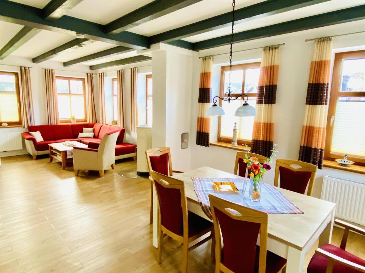 Oltmanns Ferienhaus Bummert Am Hafen Гретзиль Екстер'єр фото